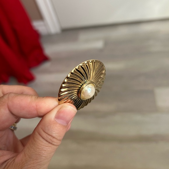 4/$100 Jeri-Lou 1970 Gold Sunburst Brooch with Pearl Center 😌 - Picture 8 of 8